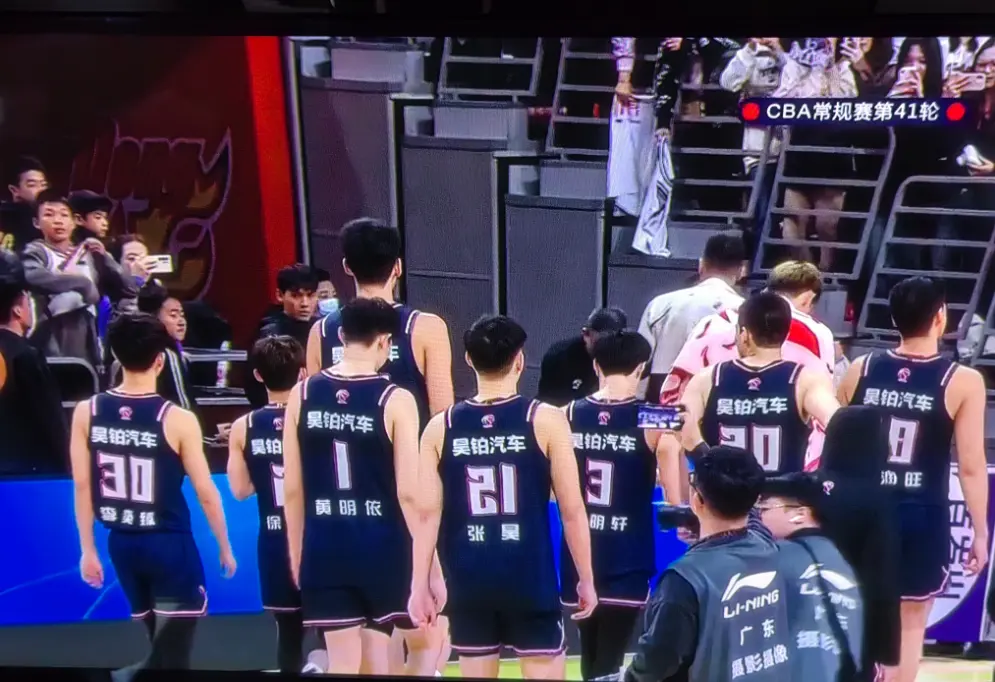出多么惊艳