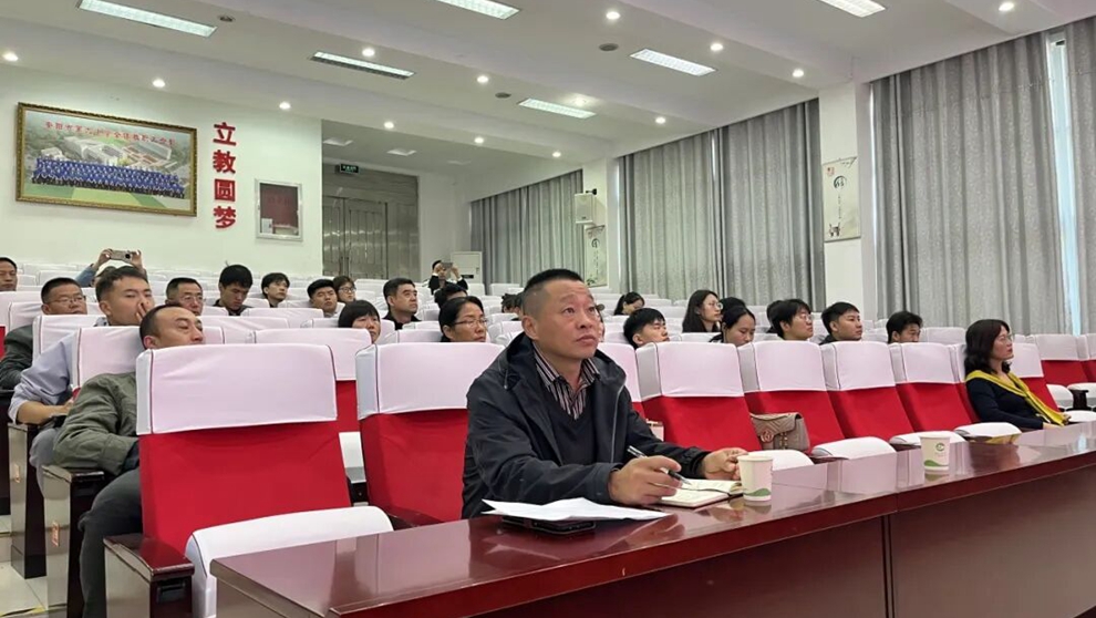 通过经验分, 交流互动热, 曹老师结合