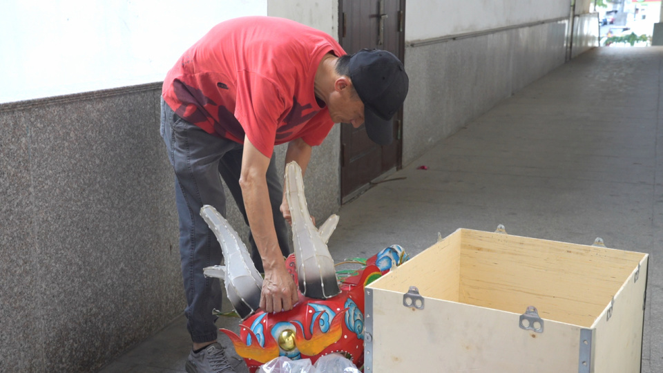 萨中华龙舟, 校等华文学 萨中华龙舟, 校等华文学